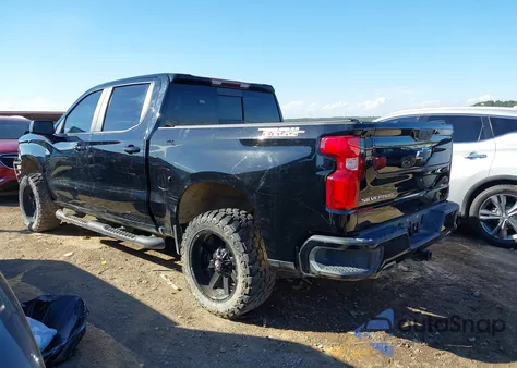 2021 Chevrolet Silverado 1500 4Wd Short Bed Lt Trail Boss z USA, uszkodzony, nr VIN 3GCPYFEL5MG192059